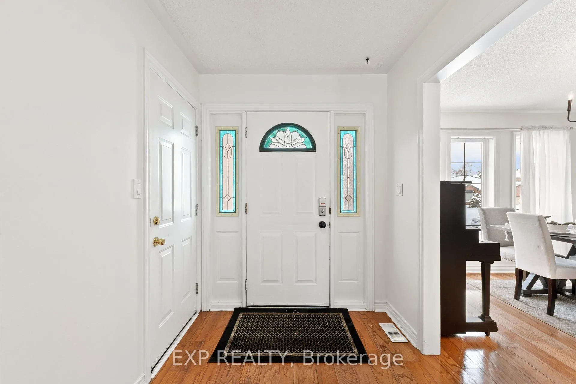 Photo 6 of 1036 Stone Cottage Crescent, Oshawa, Pinecrest — HOMEH