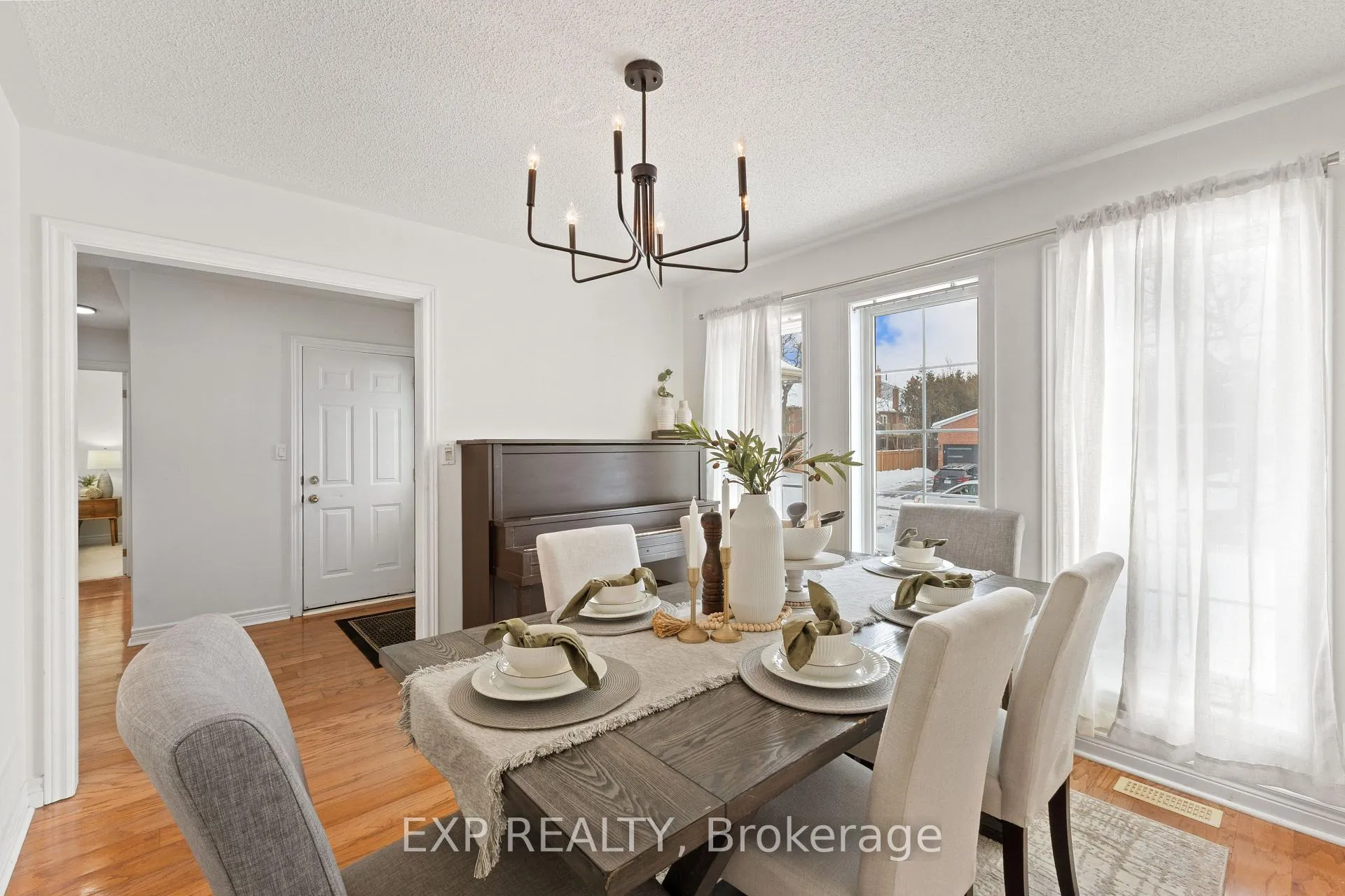 Photo 8 of 1036 Stone Cottage Crescent, Oshawa, Pinecrest — HOMEH