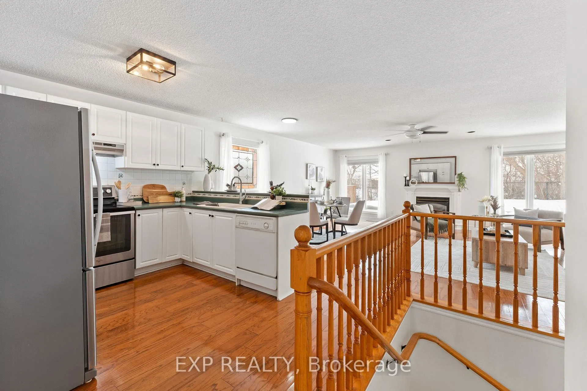 Photo 9 of 1036 Stone Cottage Crescent, Oshawa, Pinecrest — HOMEH