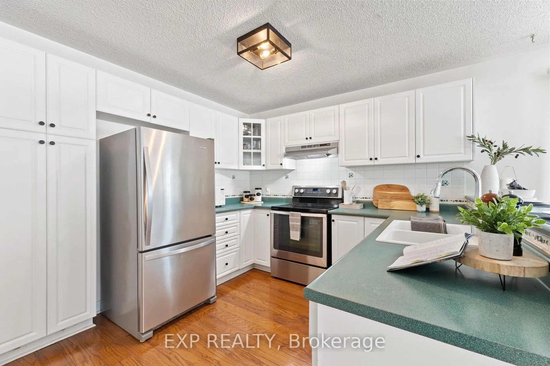 Photo 12 of 1036 Stone Cottage Crescent, Oshawa, Pinecrest — HOMEH