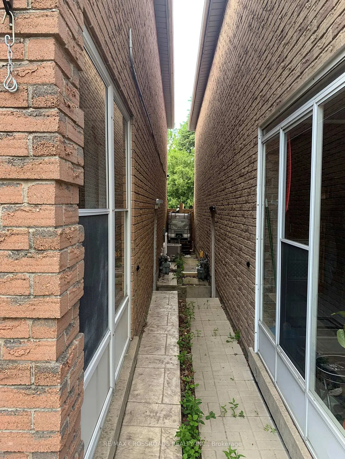 Photo 2 of Unit Bsmt, 18 Laguna Crescent, Markham, Middlefield — HOMEH