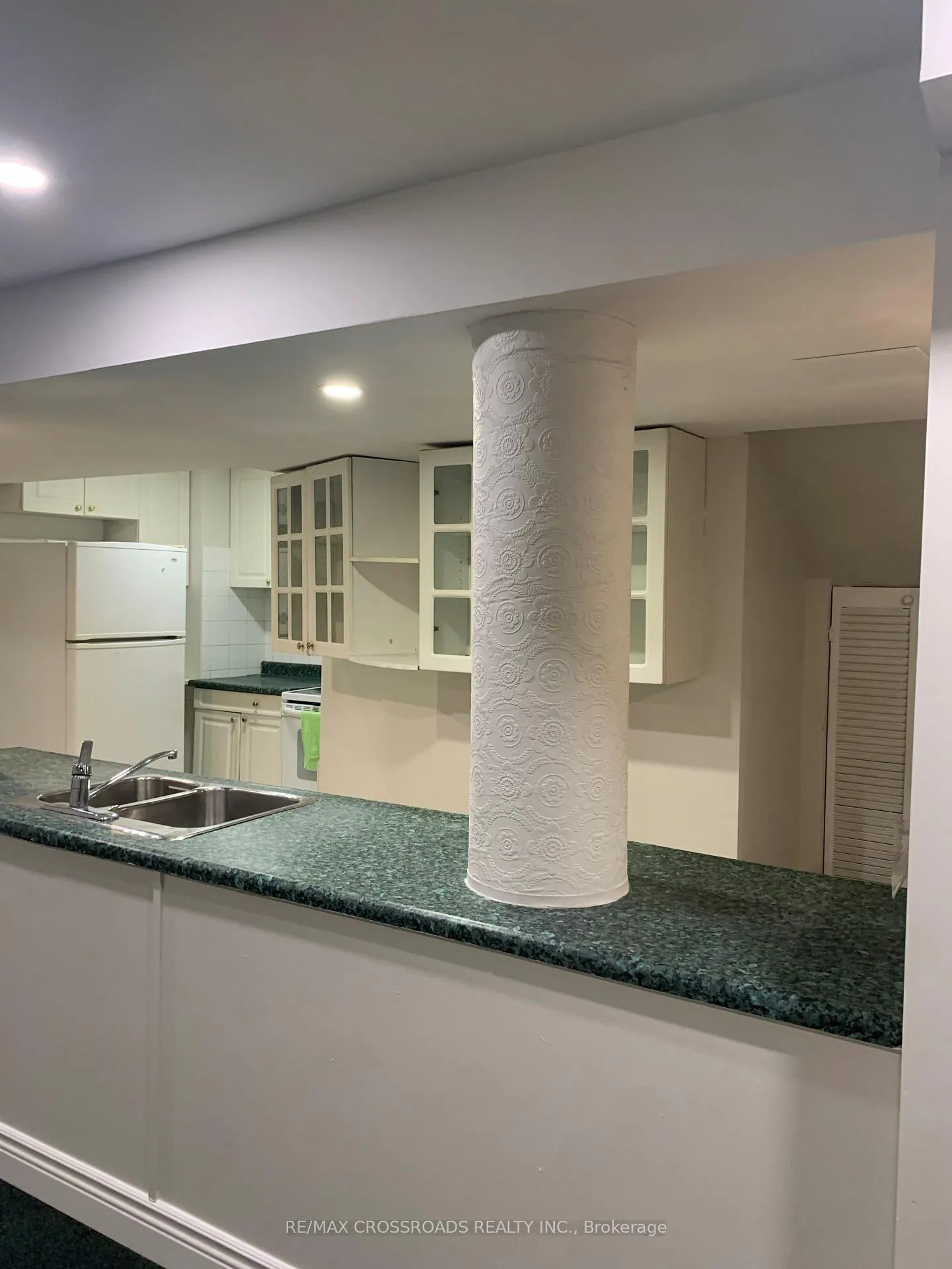 Photo 5 of Unit Bsmt, 18 Laguna Crescent, Markham, Middlefield — HOMEH