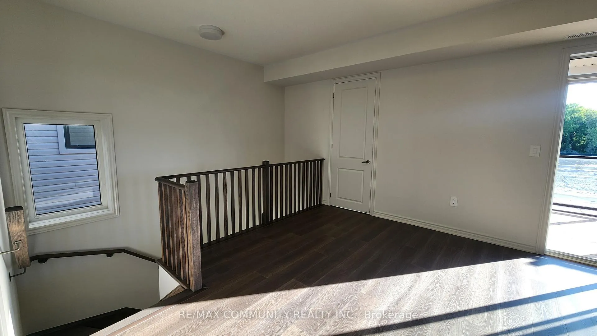 Photo 4 of Unit B, 58 Donald Cameron Crescent, Clarington, Courtice — HOMEH