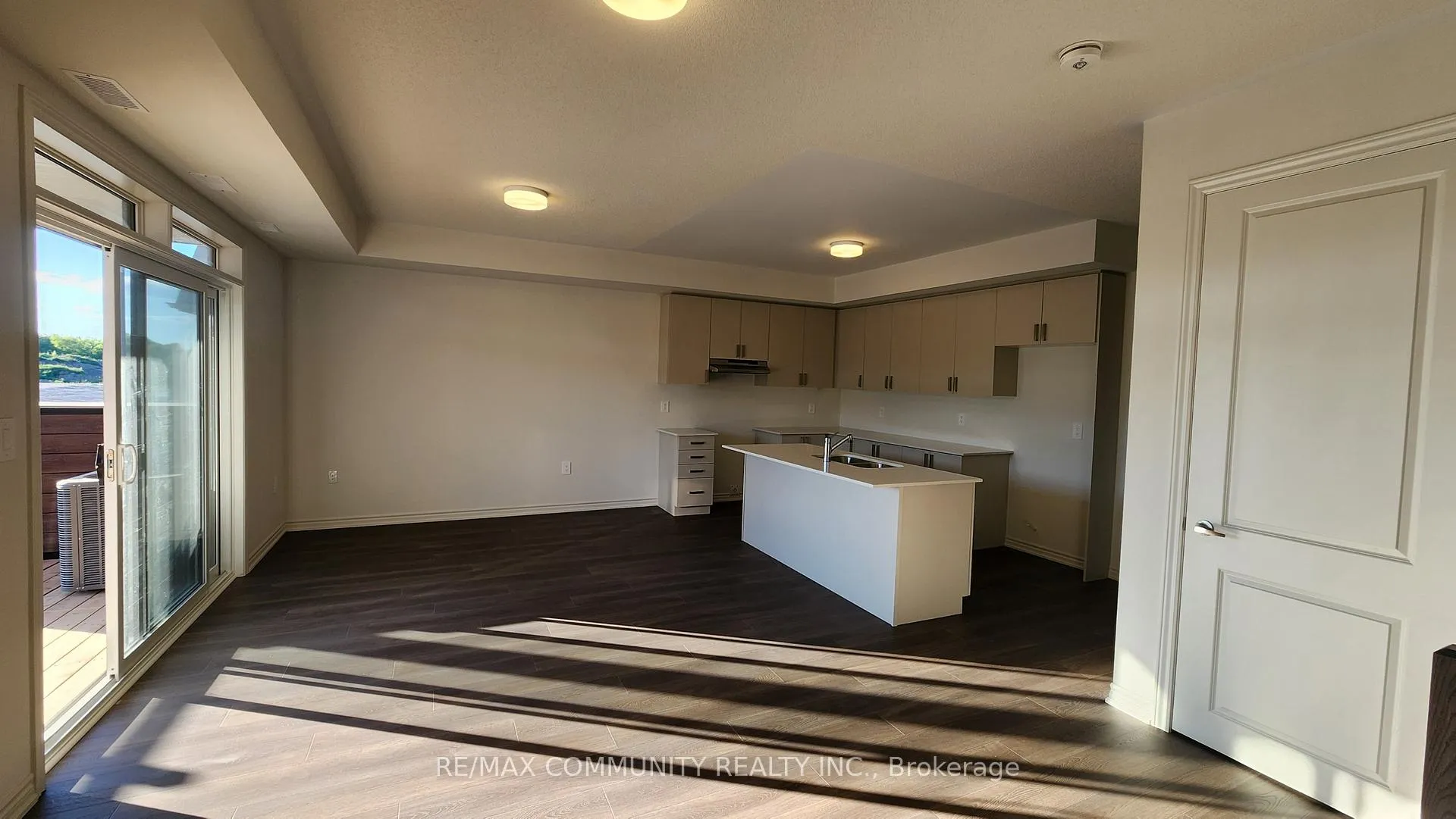 Photo 7 of Unit B, 58 Donald Cameron Crescent, Clarington, Courtice — HOMEH