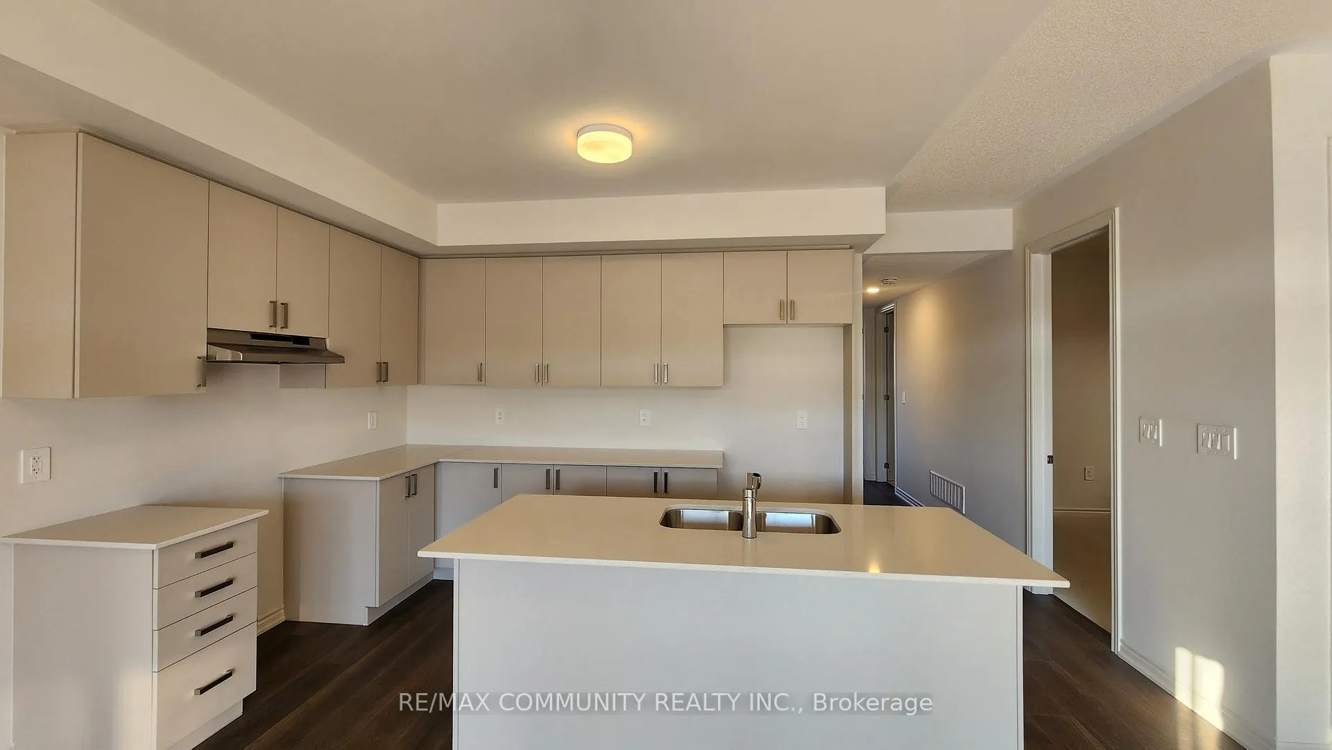 Photo 9 of Unit B, 58 Donald Cameron Crescent, Clarington, Courtice — HOMEH