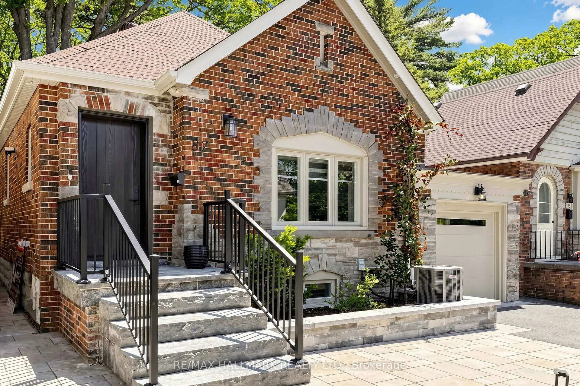 Photo 2 of 87 Fallingbrook Road, Scarborough, Birchcliffe-Cliffside — HOMEH