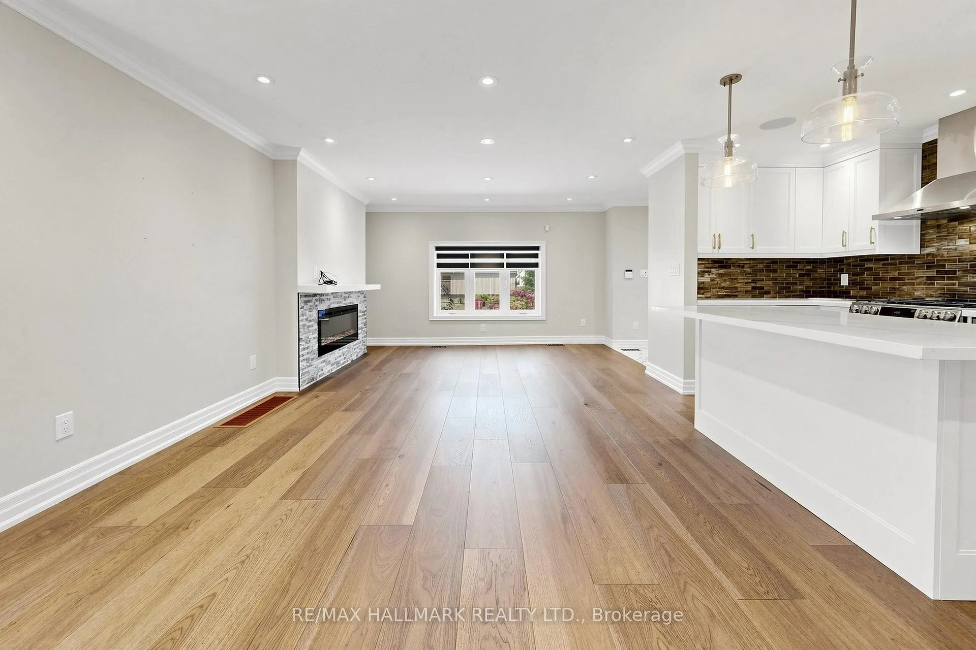 Photo 6 of 87 Fallingbrook Road, Scarborough, Birchcliffe-Cliffside — HOMEH