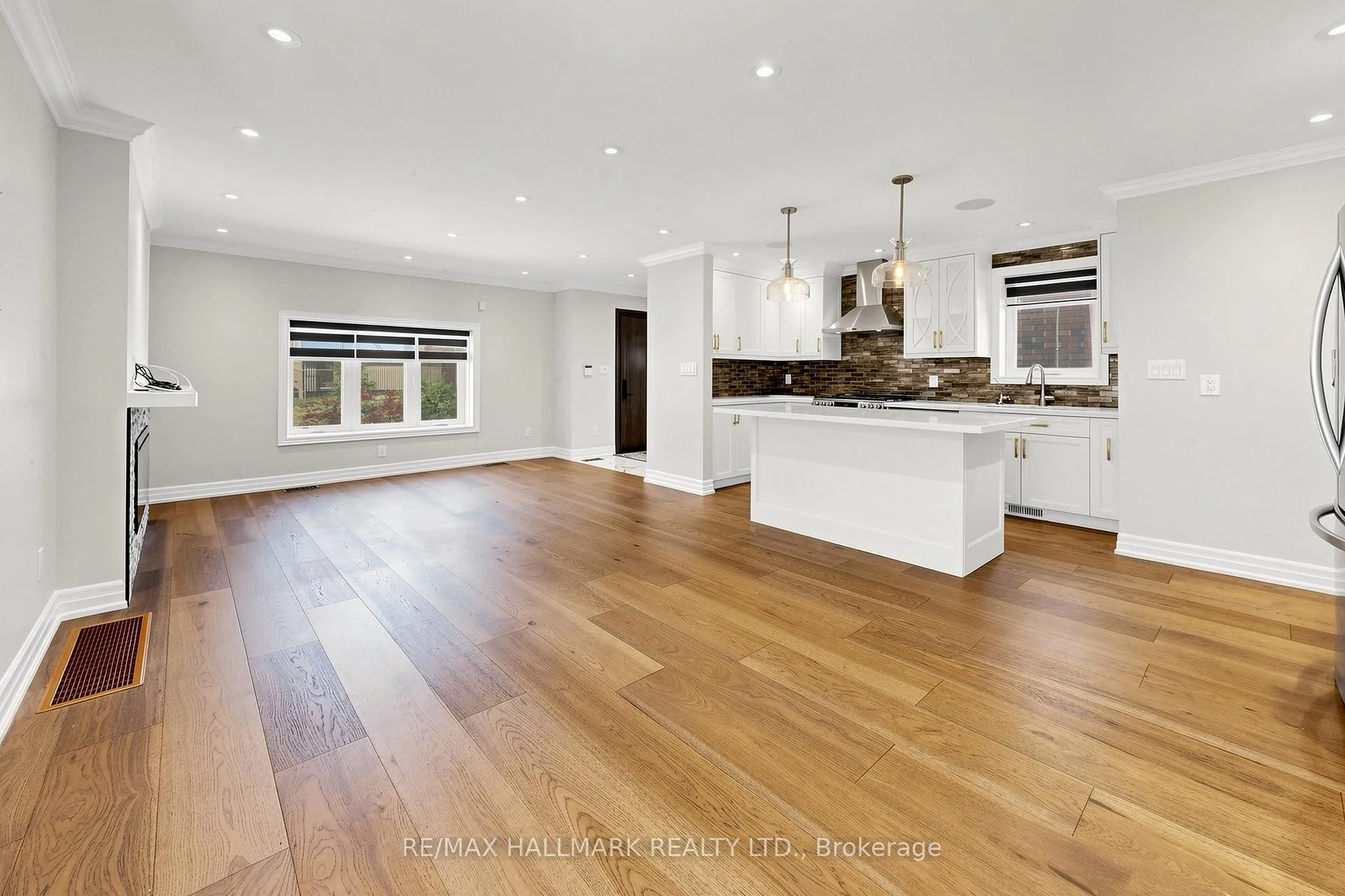 Photo 7 of 87 Fallingbrook Road, Scarborough, Birchcliffe-Cliffside — HOMEH