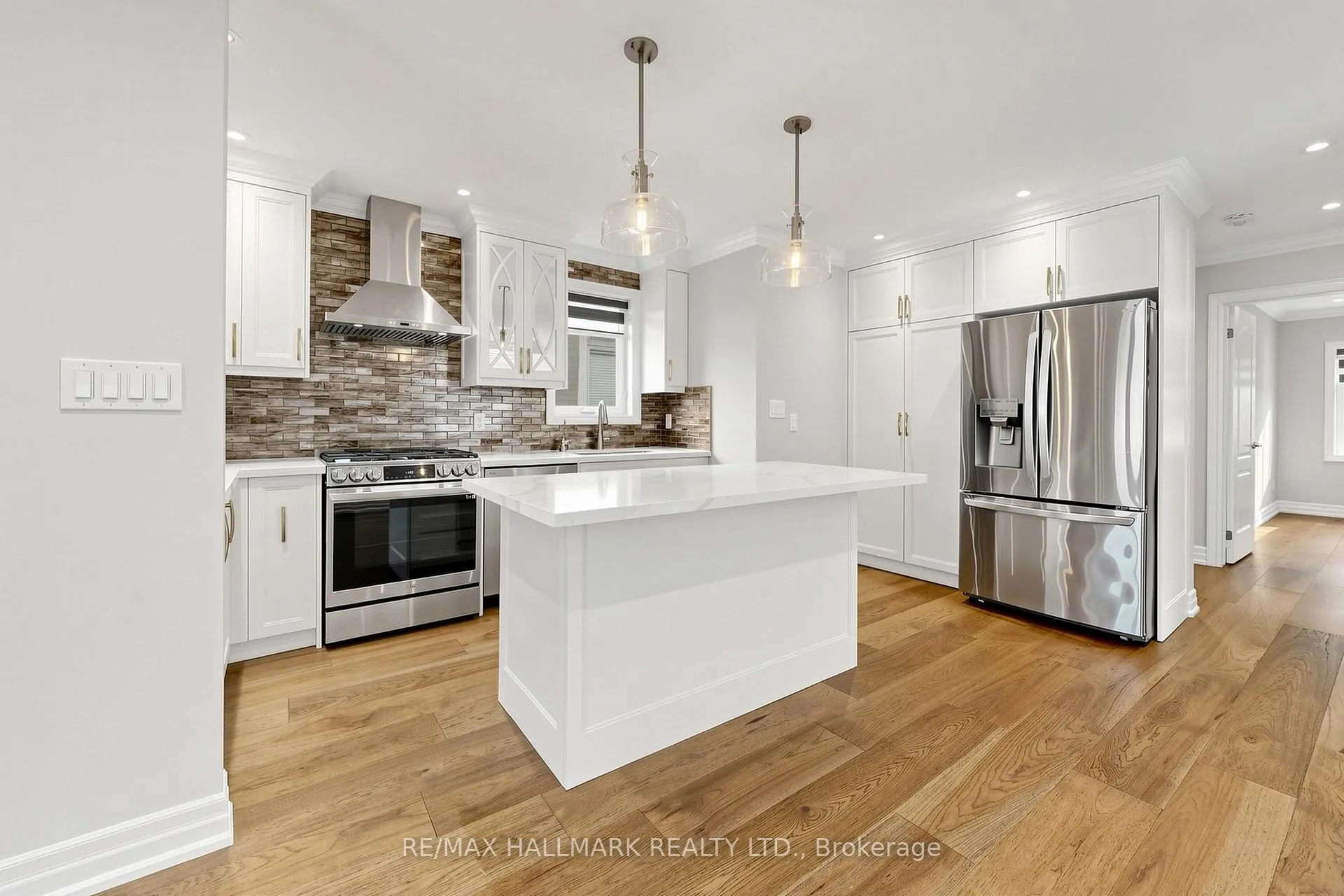Photo 8 of 87 Fallingbrook Road, Scarborough, Birchcliffe-Cliffside — HOMEH