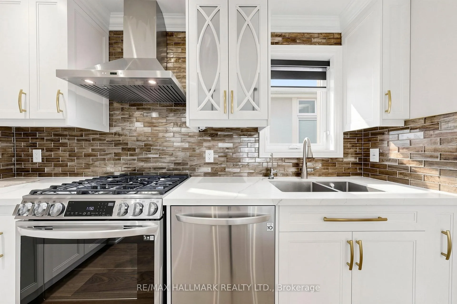 Photo 10 of 87 Fallingbrook Road, Scarborough, Birchcliffe-Cliffside — HOMEH