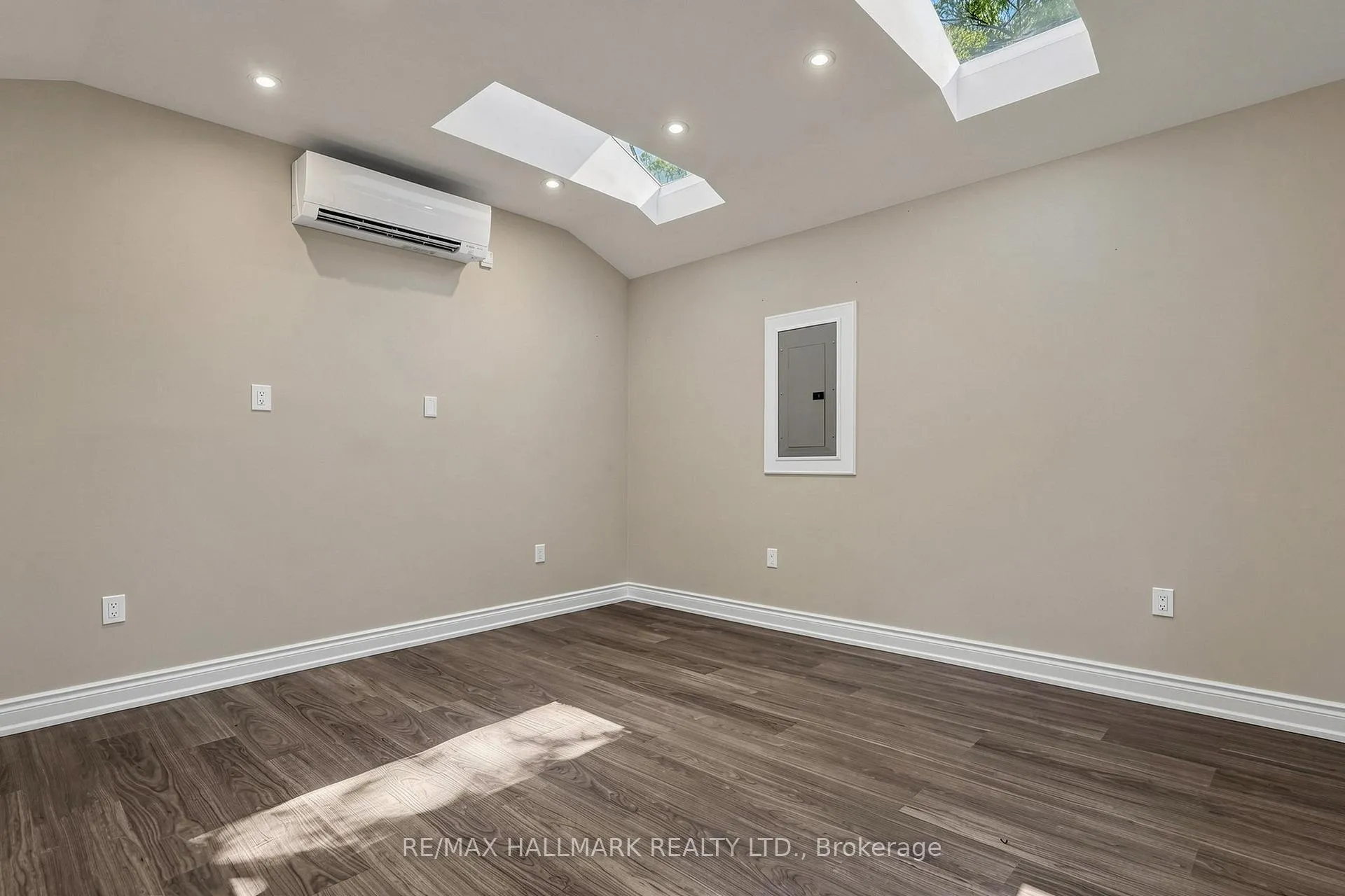 Photo 39 of 87 Fallingbrook Road, Scarborough, Birchcliffe-Cliffside — HOMEH