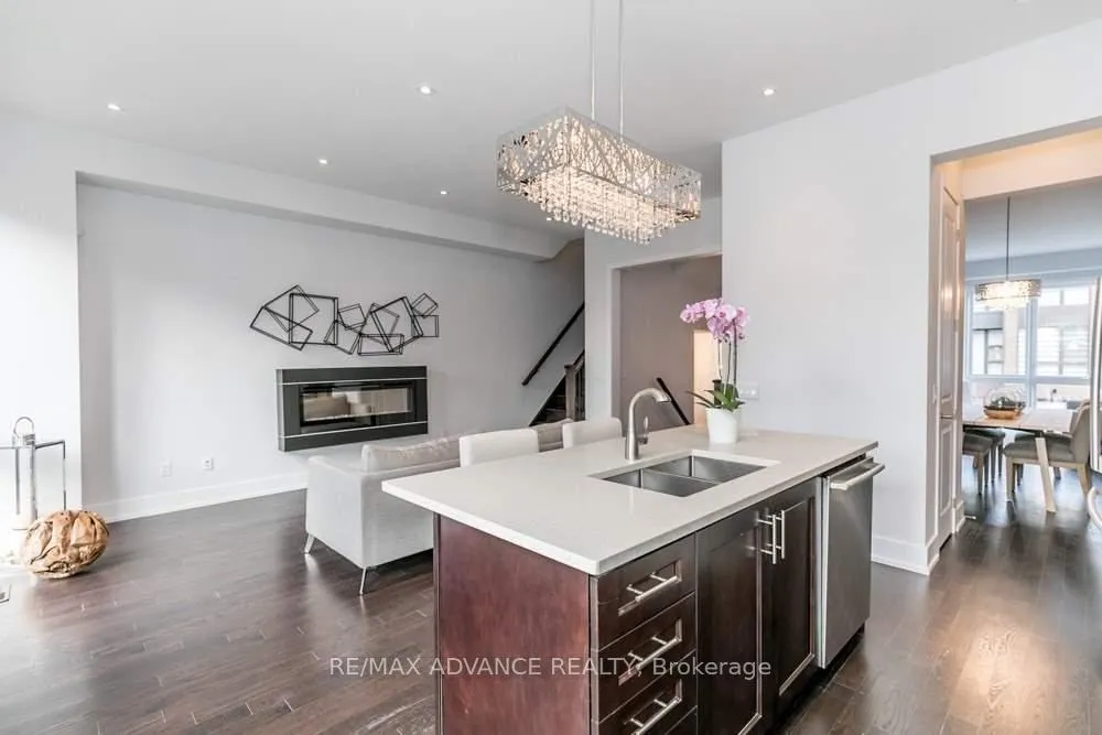 Photo 15 of 12 Cambray Road, Vaughan, Patterson — HOMEH