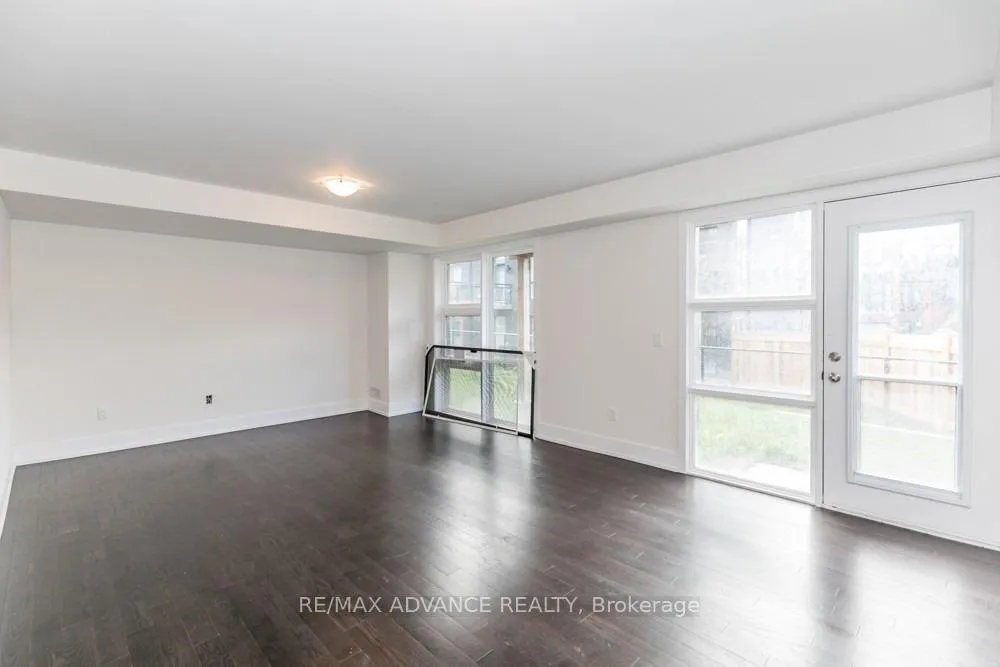 Photo 18 of 12 Cambray Road, Vaughan, Patterson — HOMEH