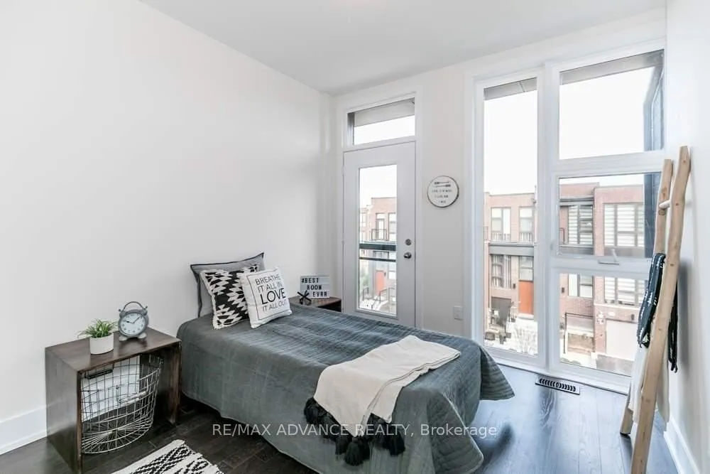 Photo 21 of 12 Cambray Road, Vaughan, Patterson — HOMEH