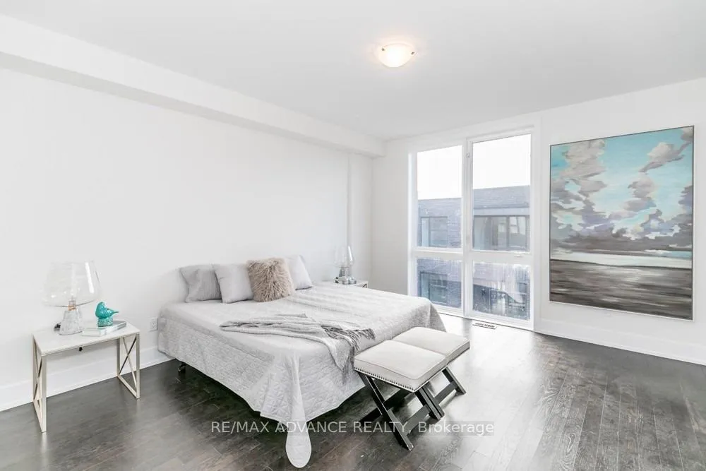 Photo 28 of 12 Cambray Road, Vaughan, Patterson — HOMEH