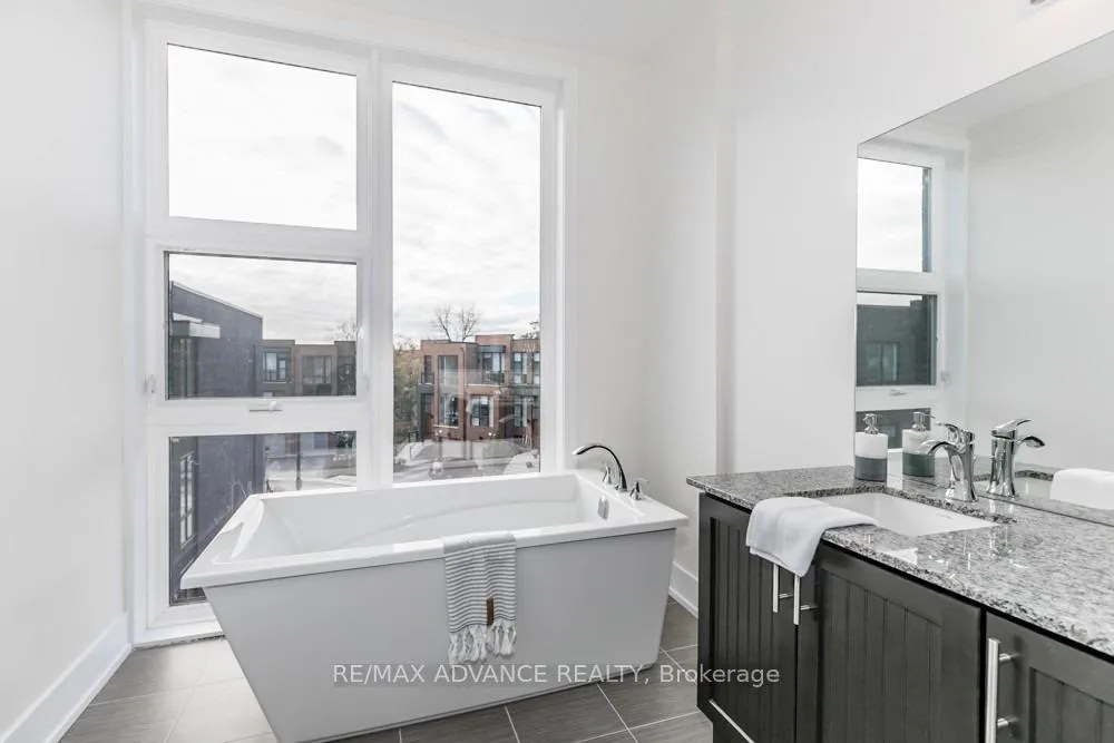 Photo 31 of 12 Cambray Road, Vaughan, Patterson — HOMEH