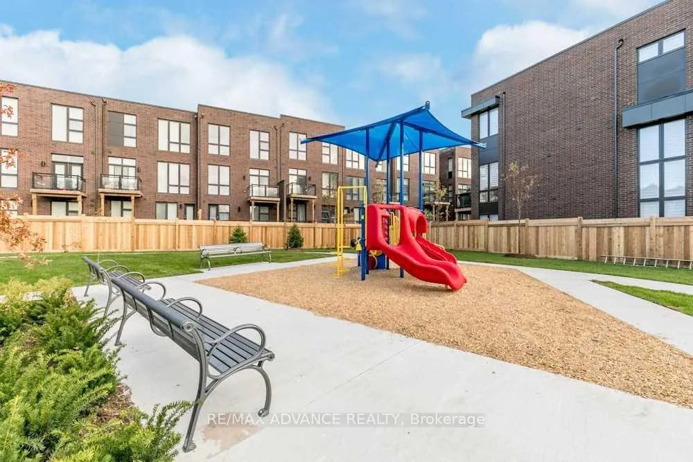Photo 34 of 12 Cambray Road, Vaughan, Patterson — HOMEH