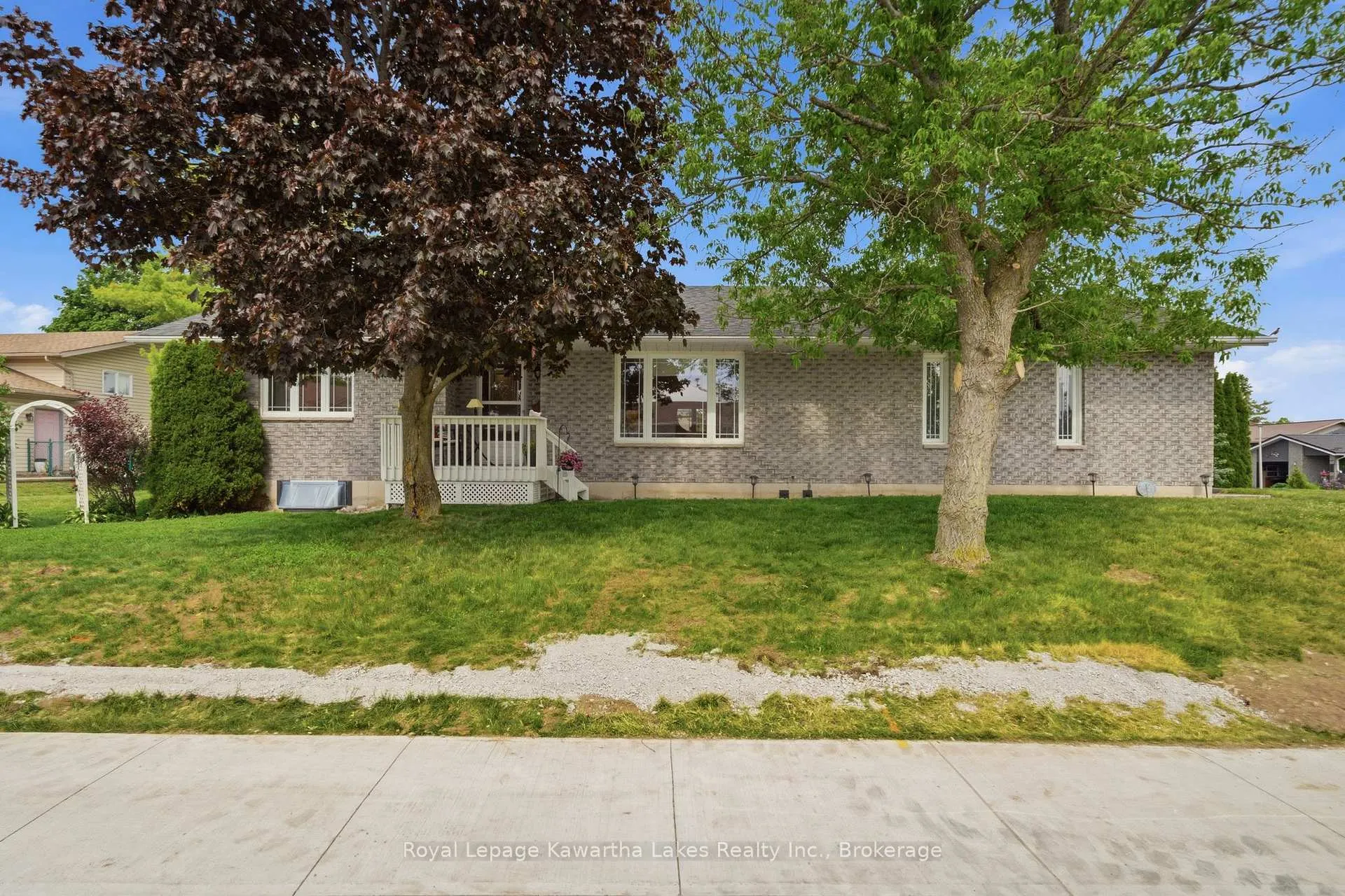 Photo 1 of 39 Cedartree Lane, Kawartha Lakes, Bobcaygeon — HOMEH