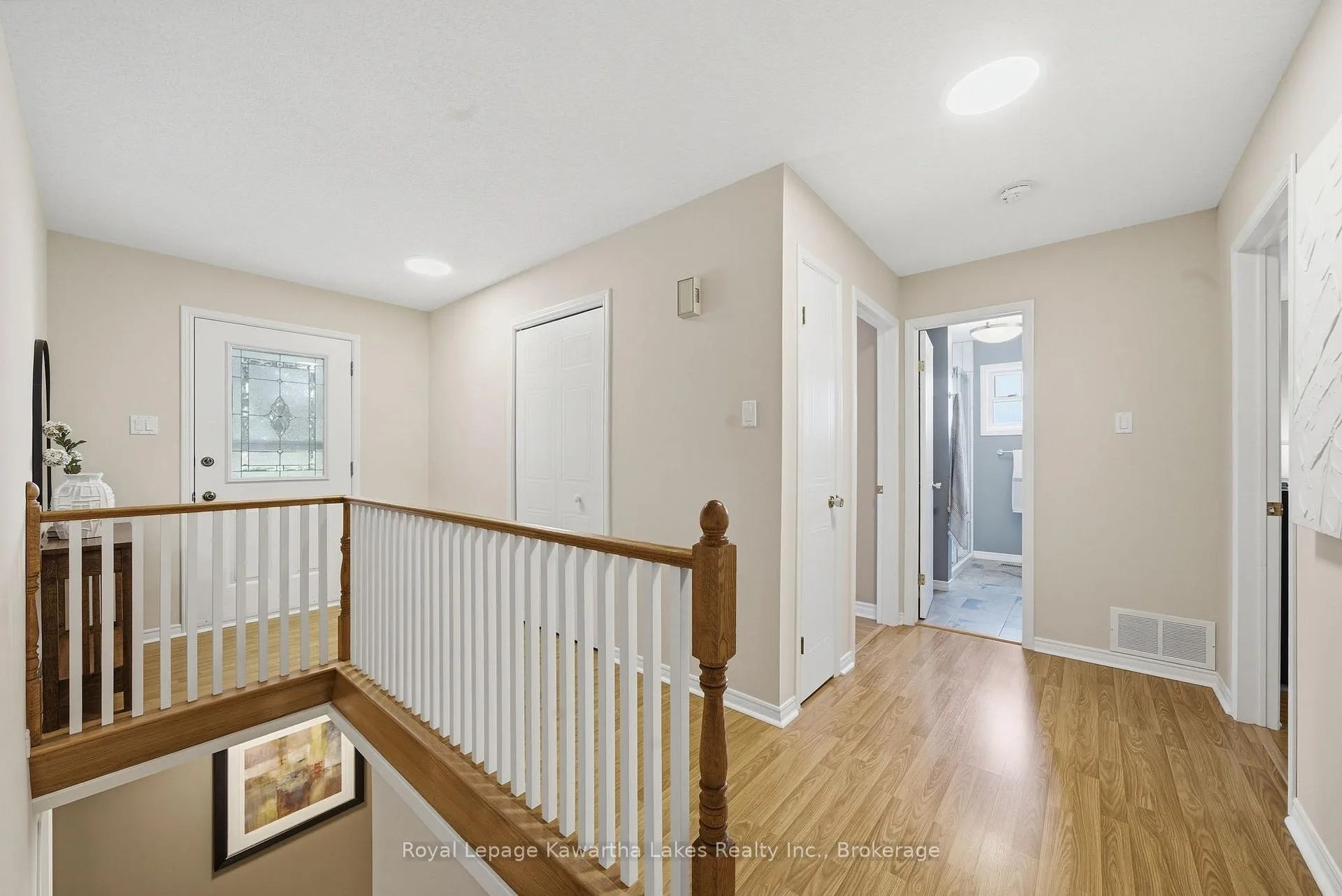 Photo 7 of 39 Cedartree Lane, Kawartha Lakes, Bobcaygeon — HOMEH