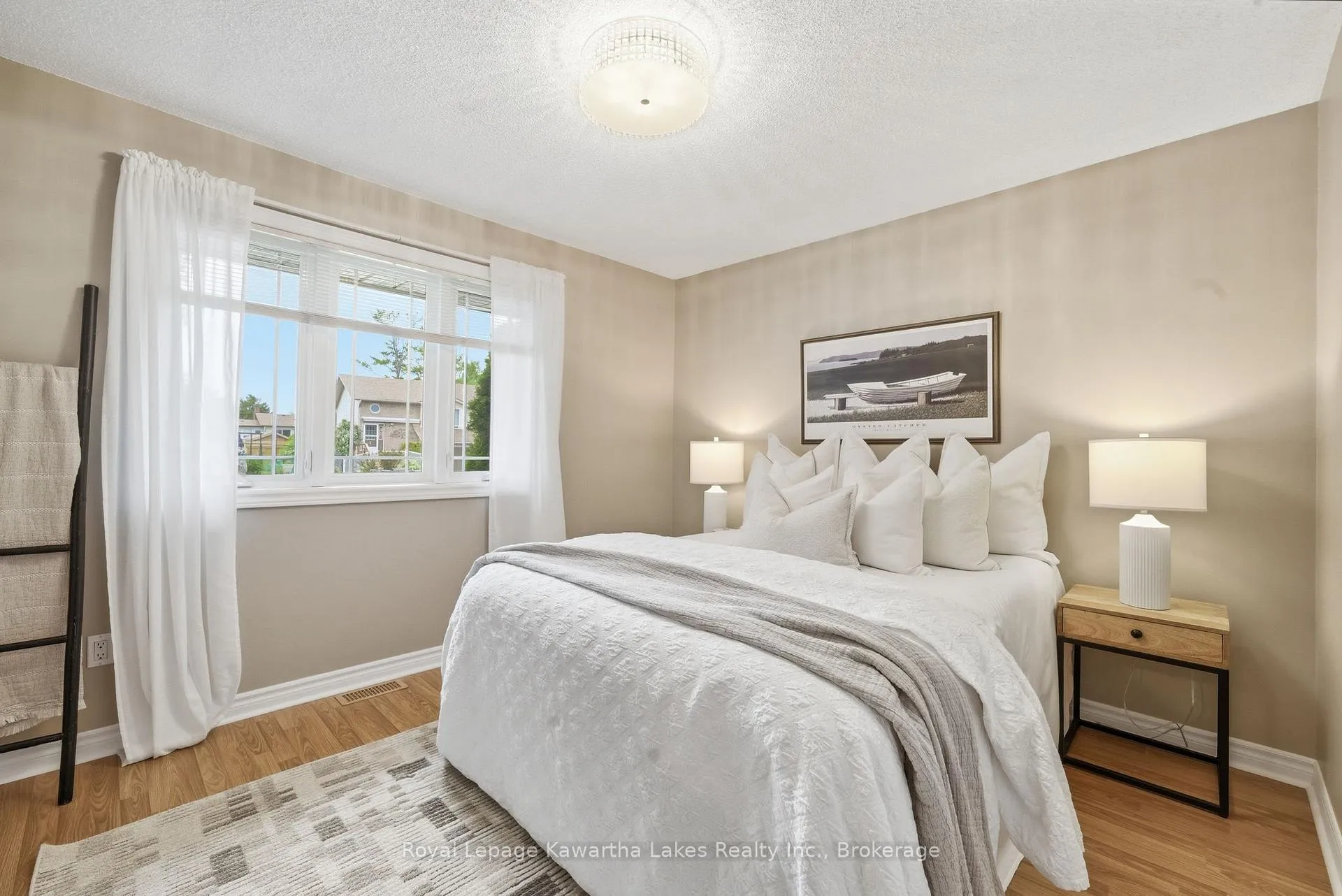 Photo 10 of 39 Cedartree Lane, Kawartha Lakes, Bobcaygeon — HOMEH