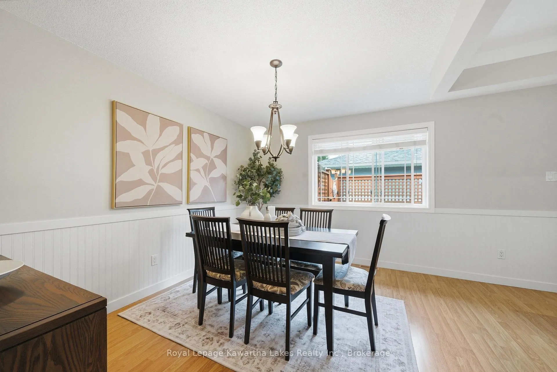 Photo 12 of 39 Cedartree Lane, Kawartha Lakes, Bobcaygeon — HOMEH