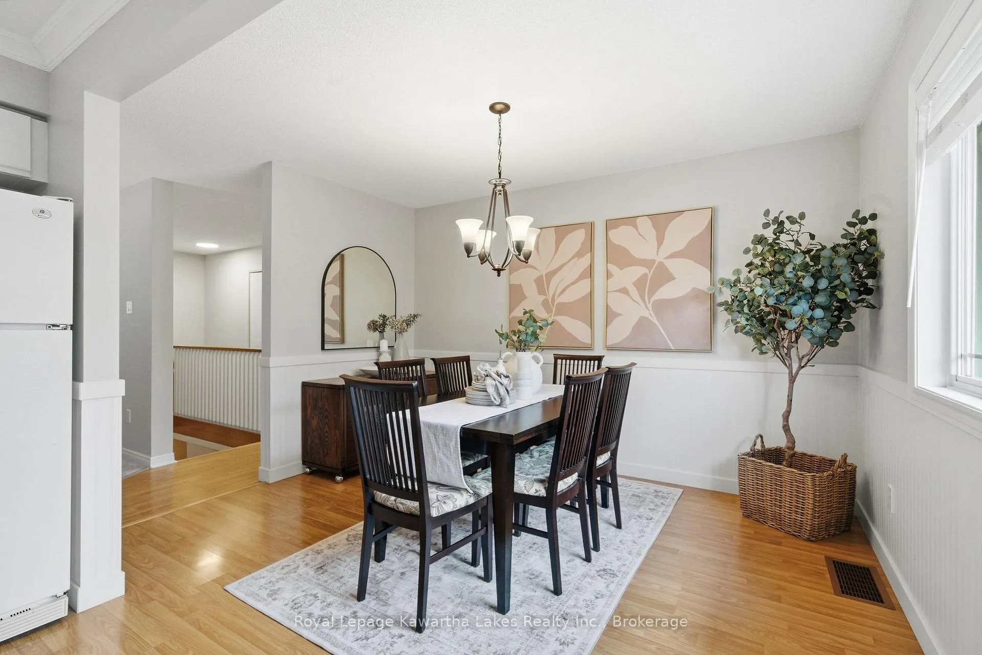 Photo 14 of 39 Cedartree Lane, Kawartha Lakes, Bobcaygeon — HOMEH