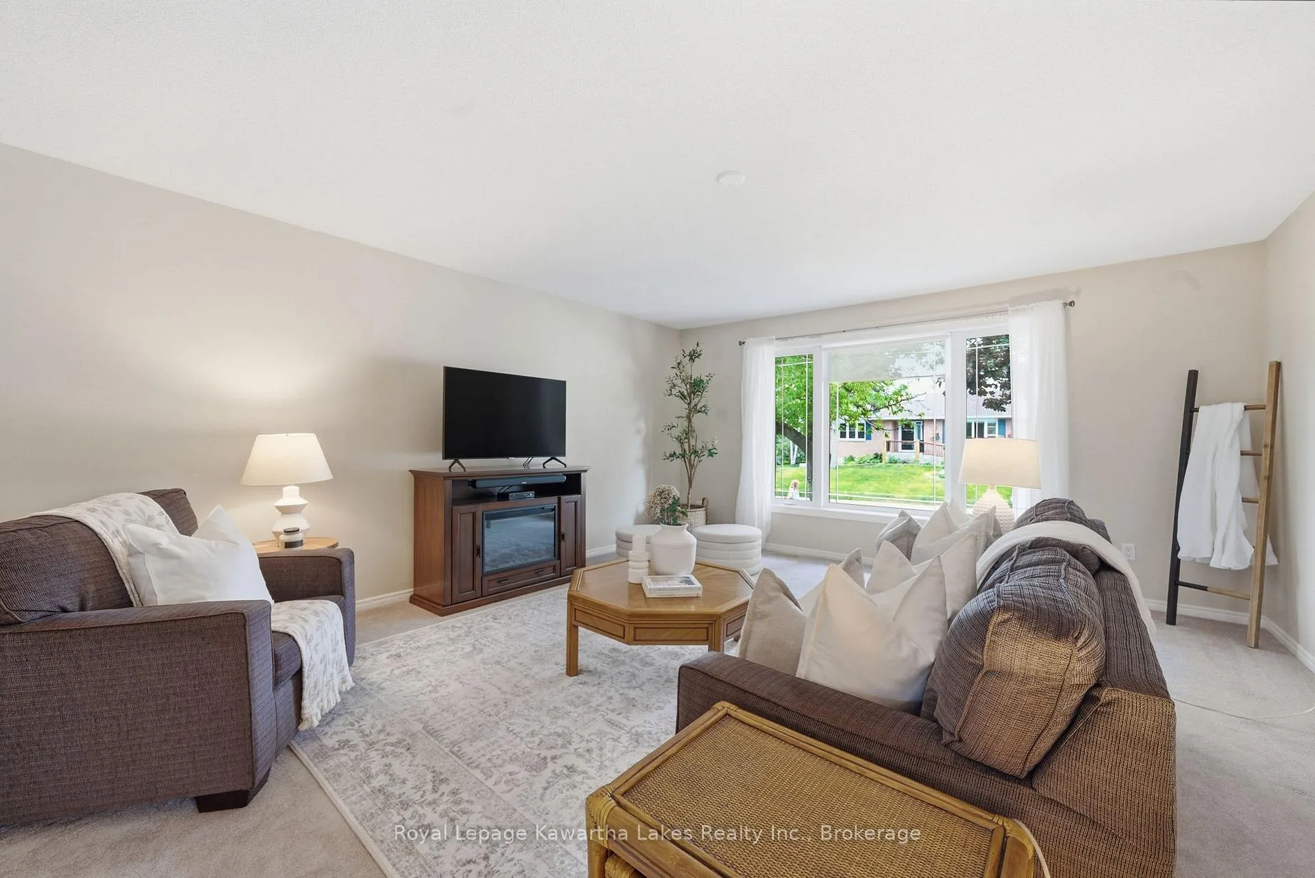 Photo 20 of 39 Cedartree Lane, Kawartha Lakes, Bobcaygeon — HOMEH