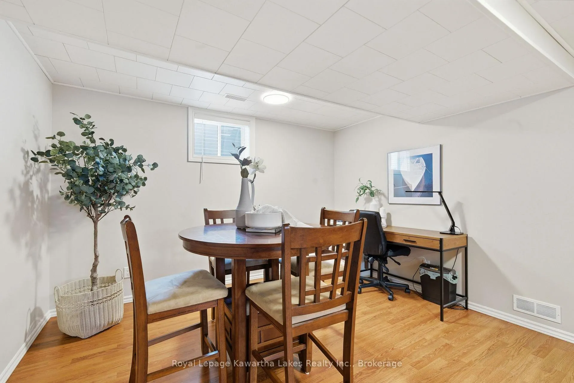 Photo 29 of 39 Cedartree Lane, Kawartha Lakes, Bobcaygeon — HOMEH