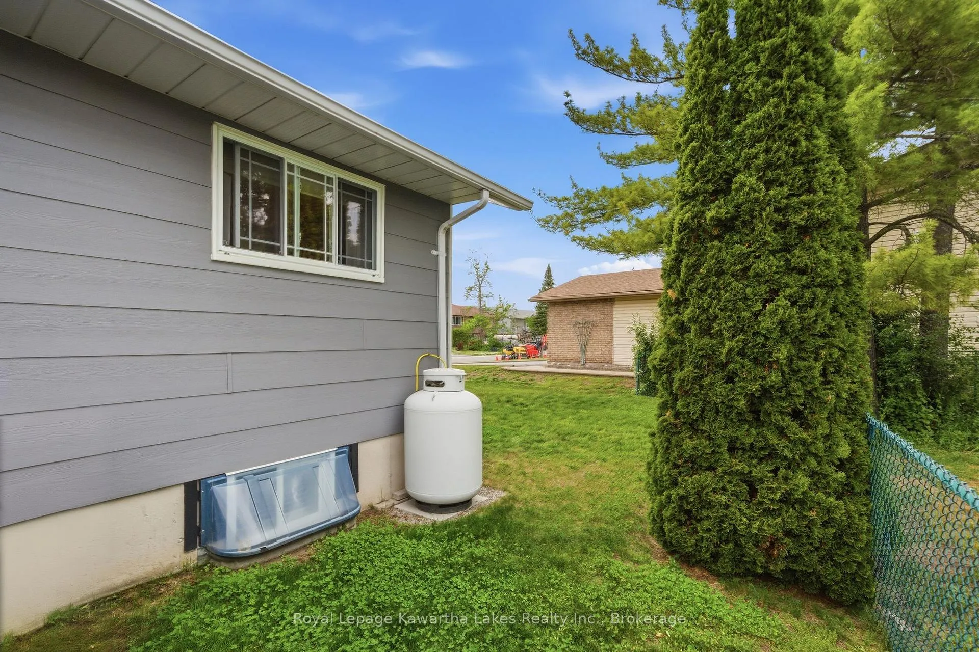 Photo 40 of 39 Cedartree Lane, Kawartha Lakes, Bobcaygeon — HOMEH
