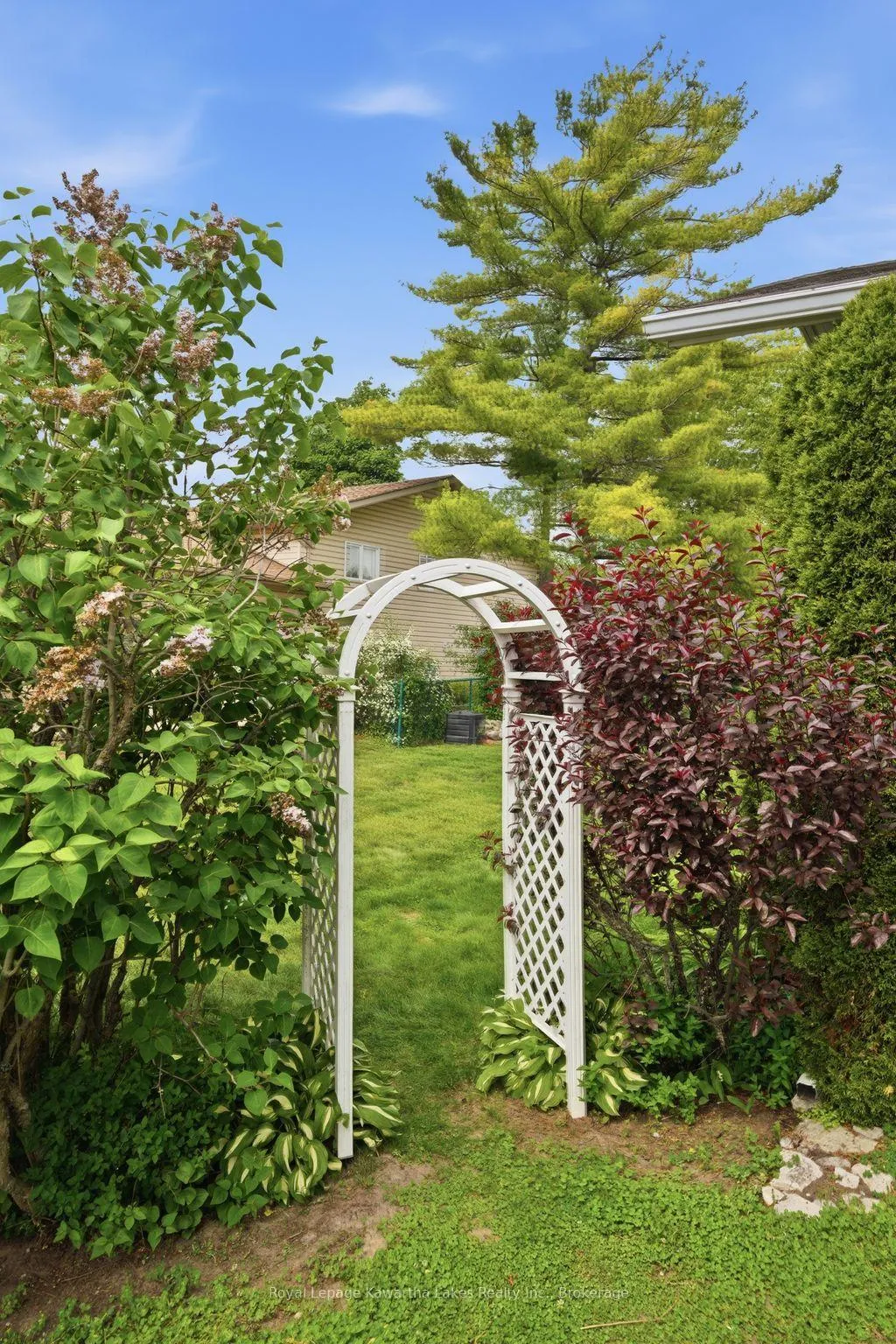 Photo 42 of 39 Cedartree Lane, Kawartha Lakes, Bobcaygeon — HOMEH