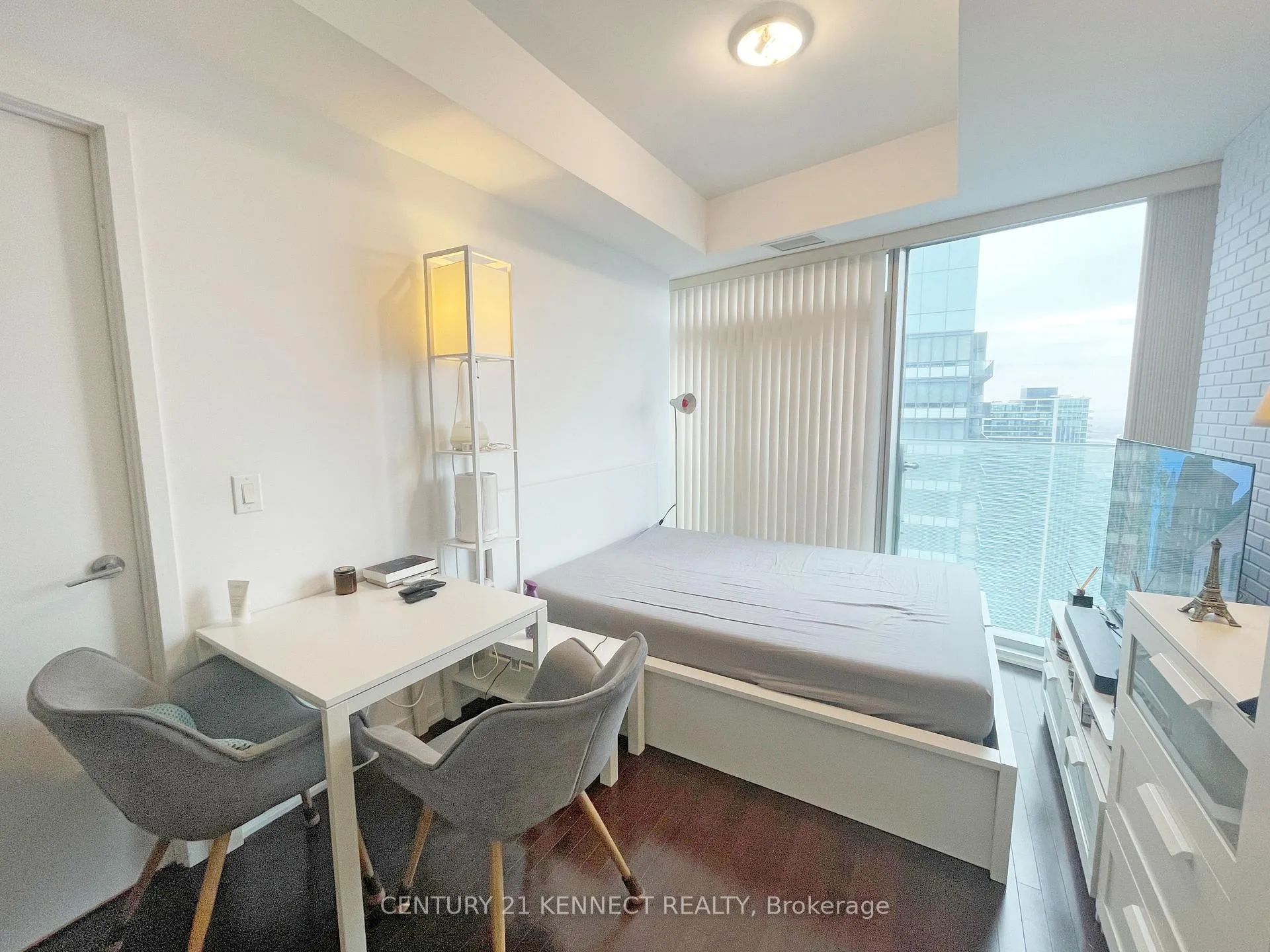 Photo 4 of Unit 4802, 14 York Street, Toronto, Waterfront Communities — HOMEH