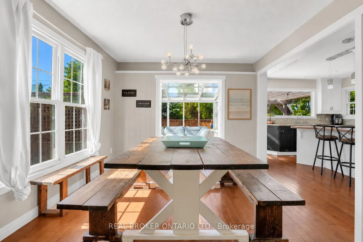 Photo 9 of 104 Moon Drive, Barrie, Ardagh — HOMEH