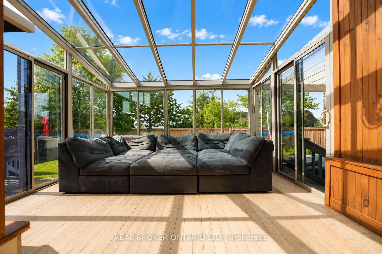 Photo 11 of 104 Moon Drive, Barrie, Ardagh — HOMEH
