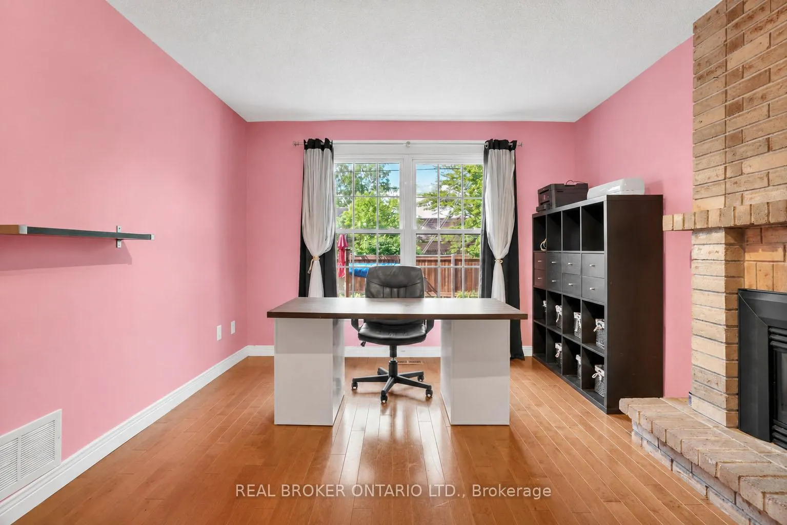 Photo 12 of 104 Moon Drive, Barrie, Ardagh — HOMEH