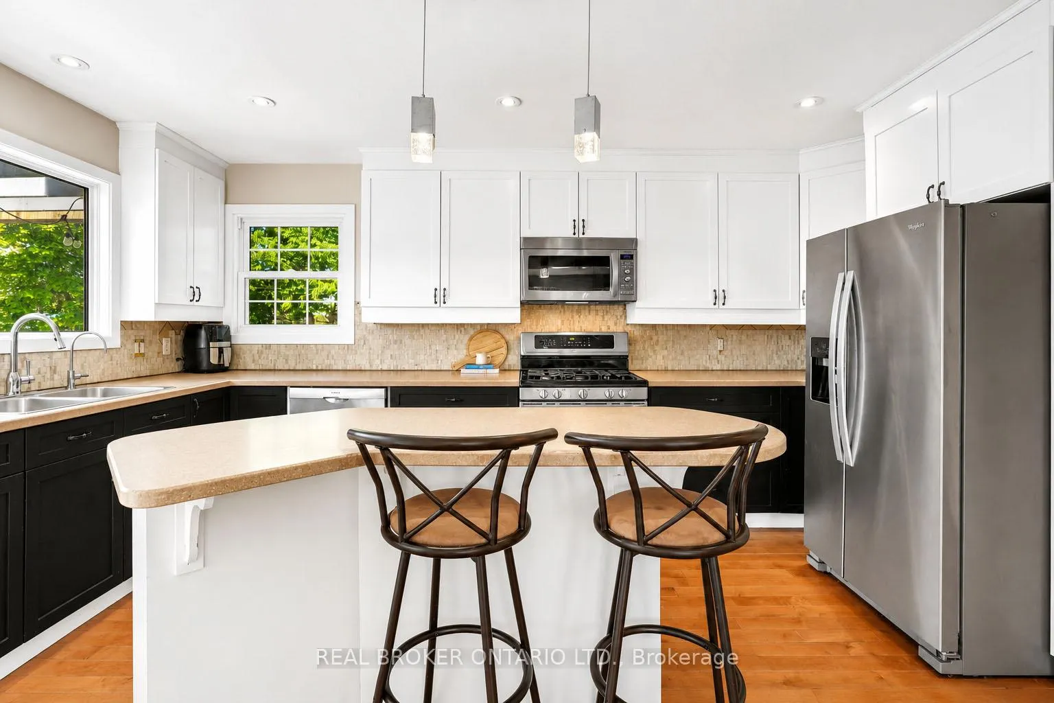 Photo 15 of 104 Moon Drive, Barrie, Ardagh — HOMEH
