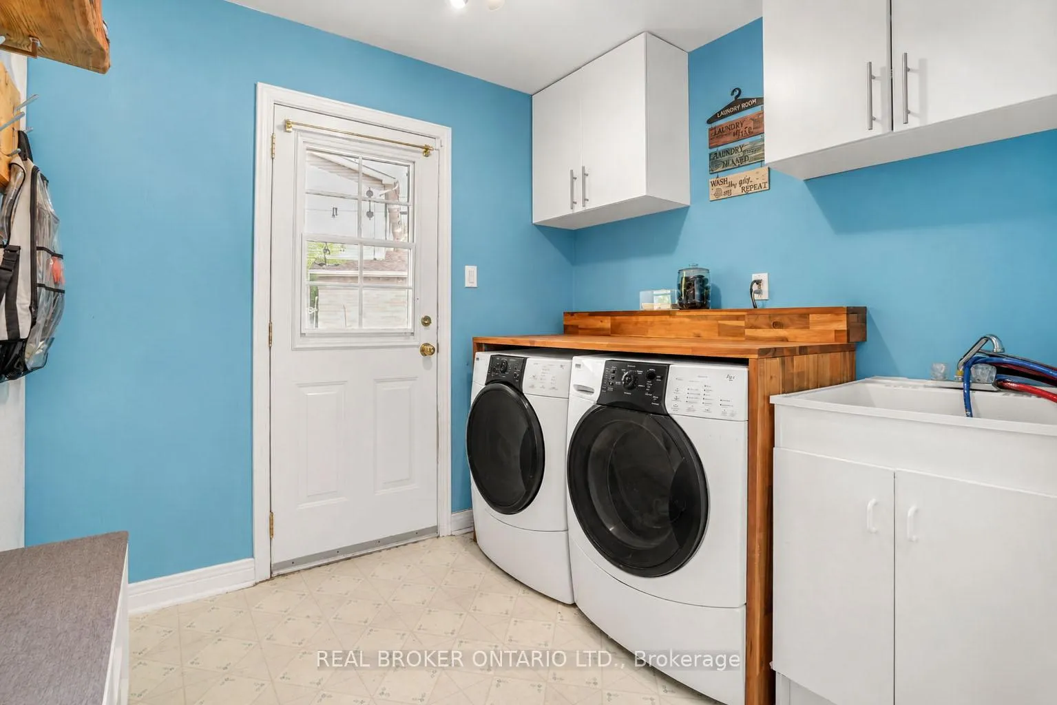 Photo 18 of 104 Moon Drive, Barrie, Ardagh — HOMEH
