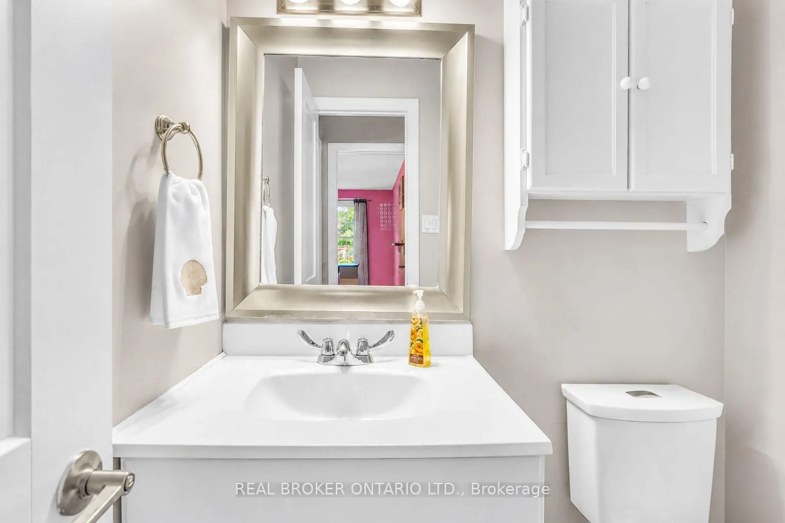 Photo 19 of 104 Moon Drive, Barrie, Ardagh — HOMEH