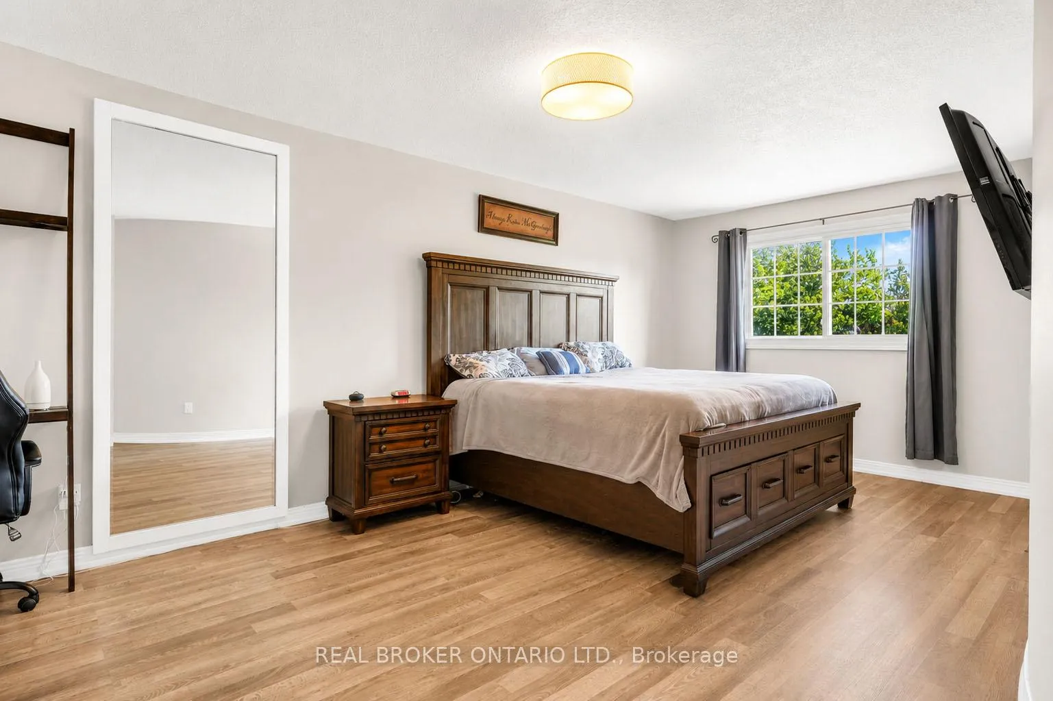 Photo 20 of 104 Moon Drive, Barrie, Ardagh — HOMEH