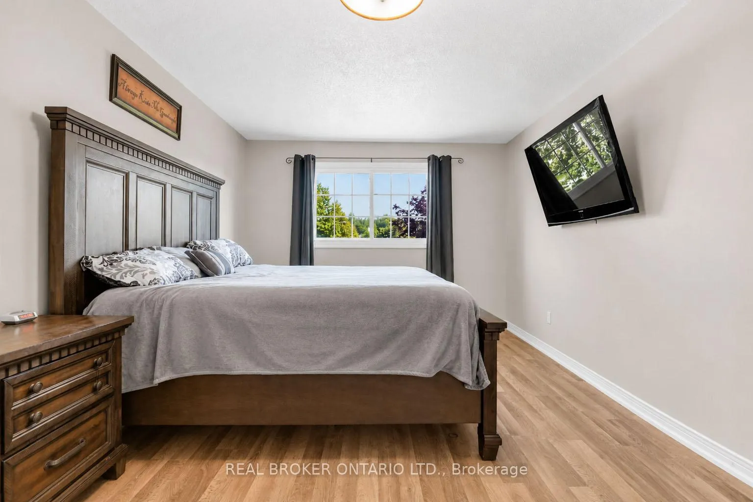 Photo 21 of 104 Moon Drive, Barrie, Ardagh — HOMEH