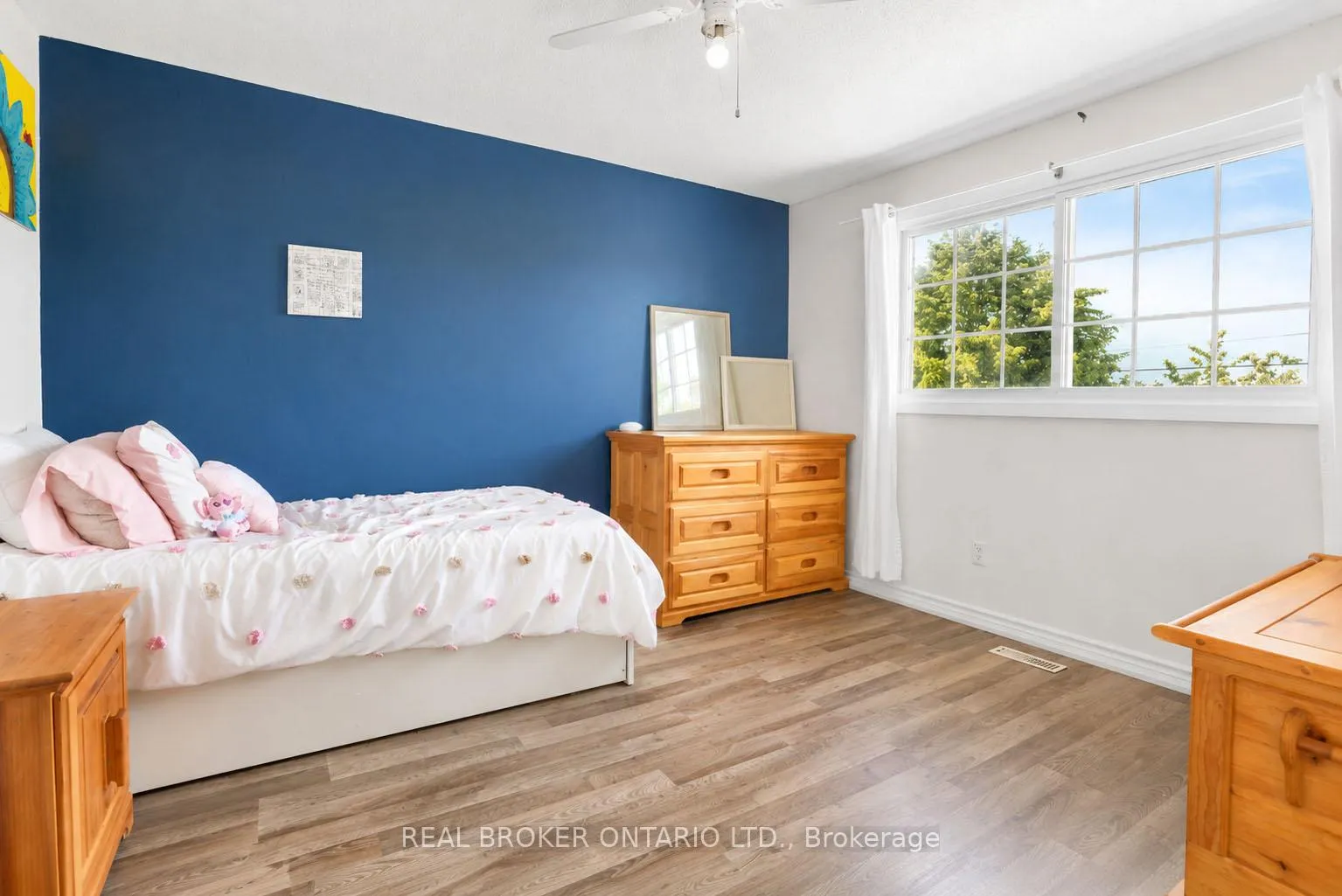 Photo 25 of 104 Moon Drive, Barrie, Ardagh — HOMEH