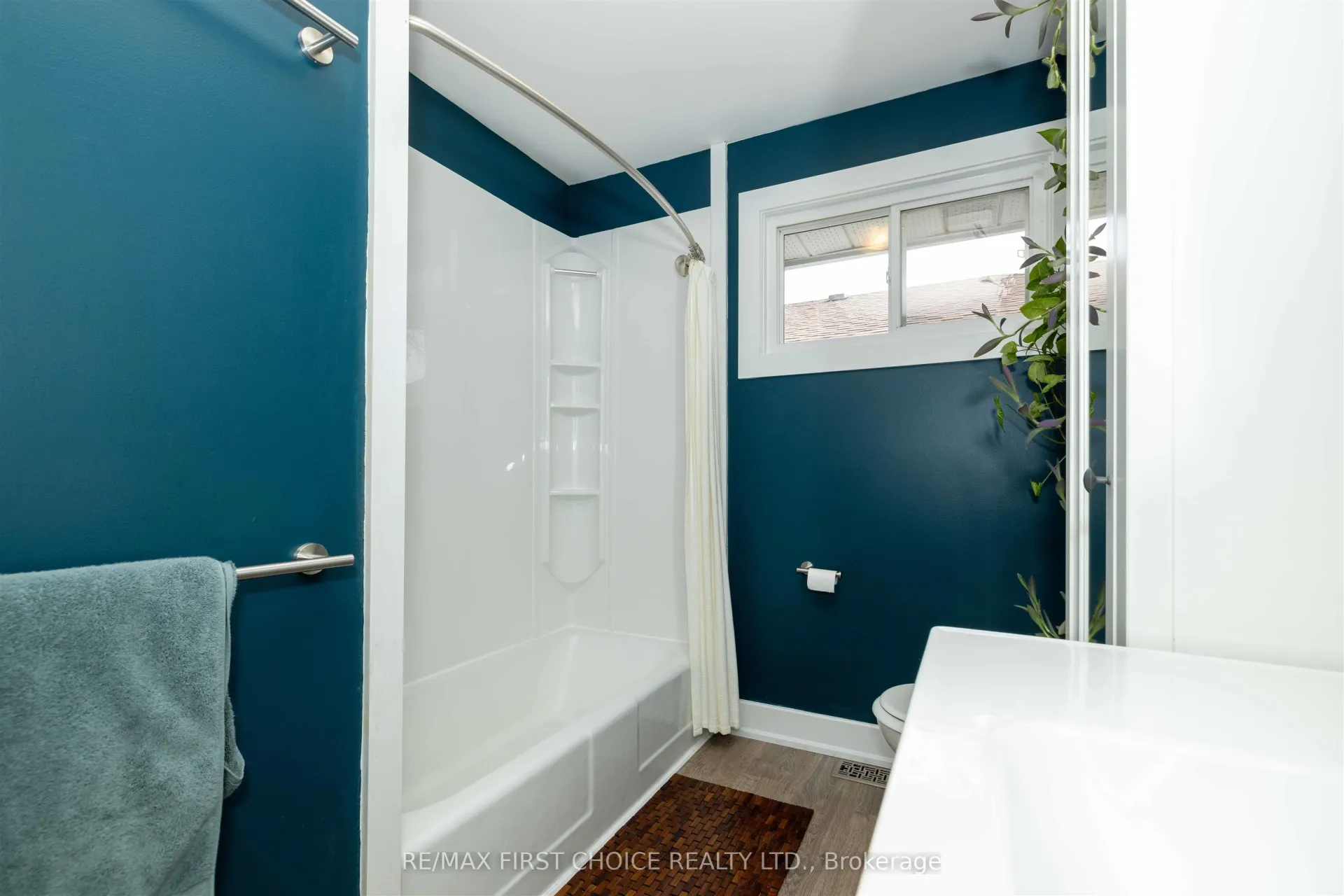Photo 23 of 120 Robinson Drive, Thunder Bay, Grandview — HOMEH