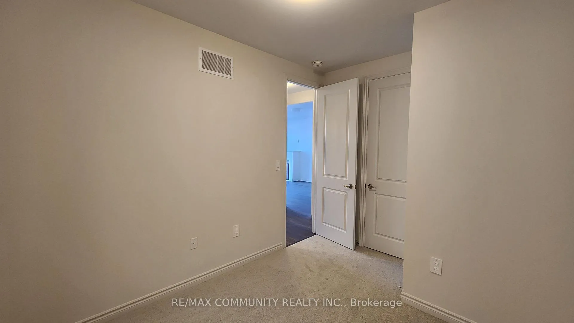 Photo 9 of Unit A, 58 Donald Cameron Crescent, Clarington, Courtice — HOMEH