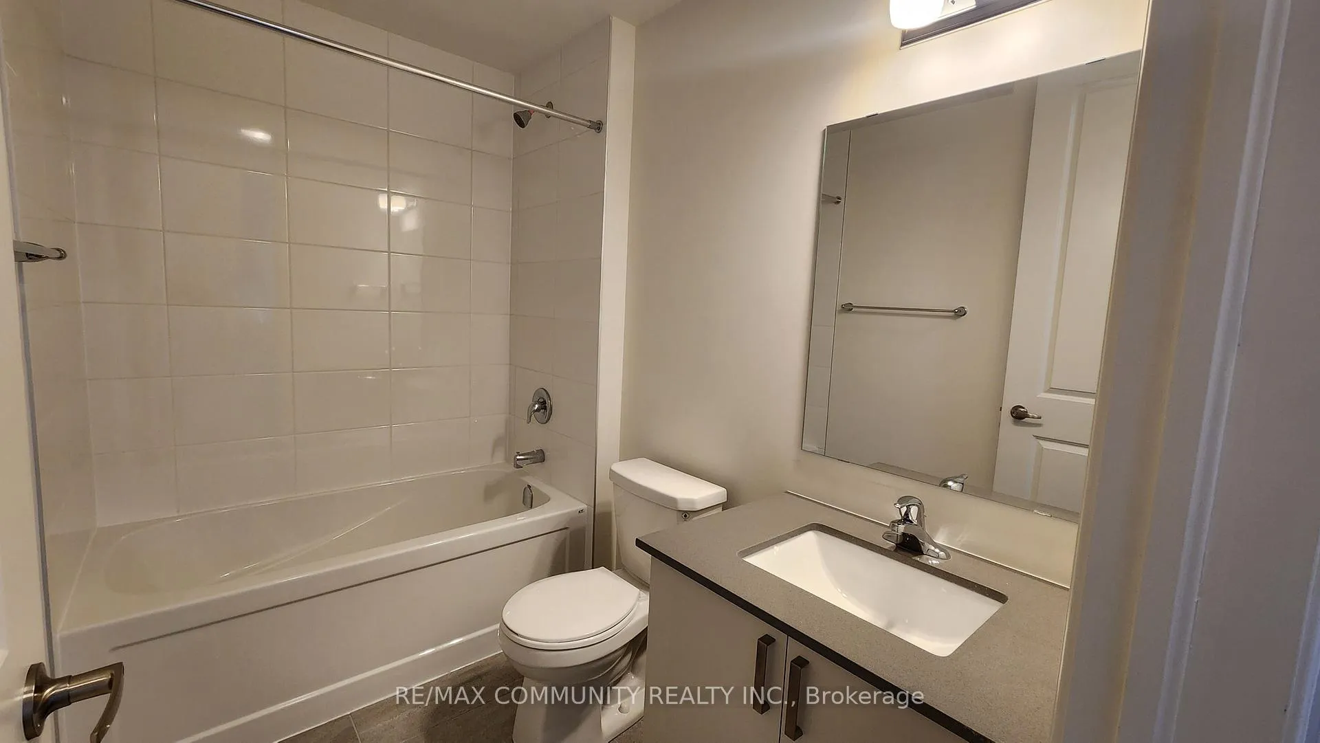 Photo 10 of Unit A, 58 Donald Cameron Crescent, Clarington, Courtice — HOMEH