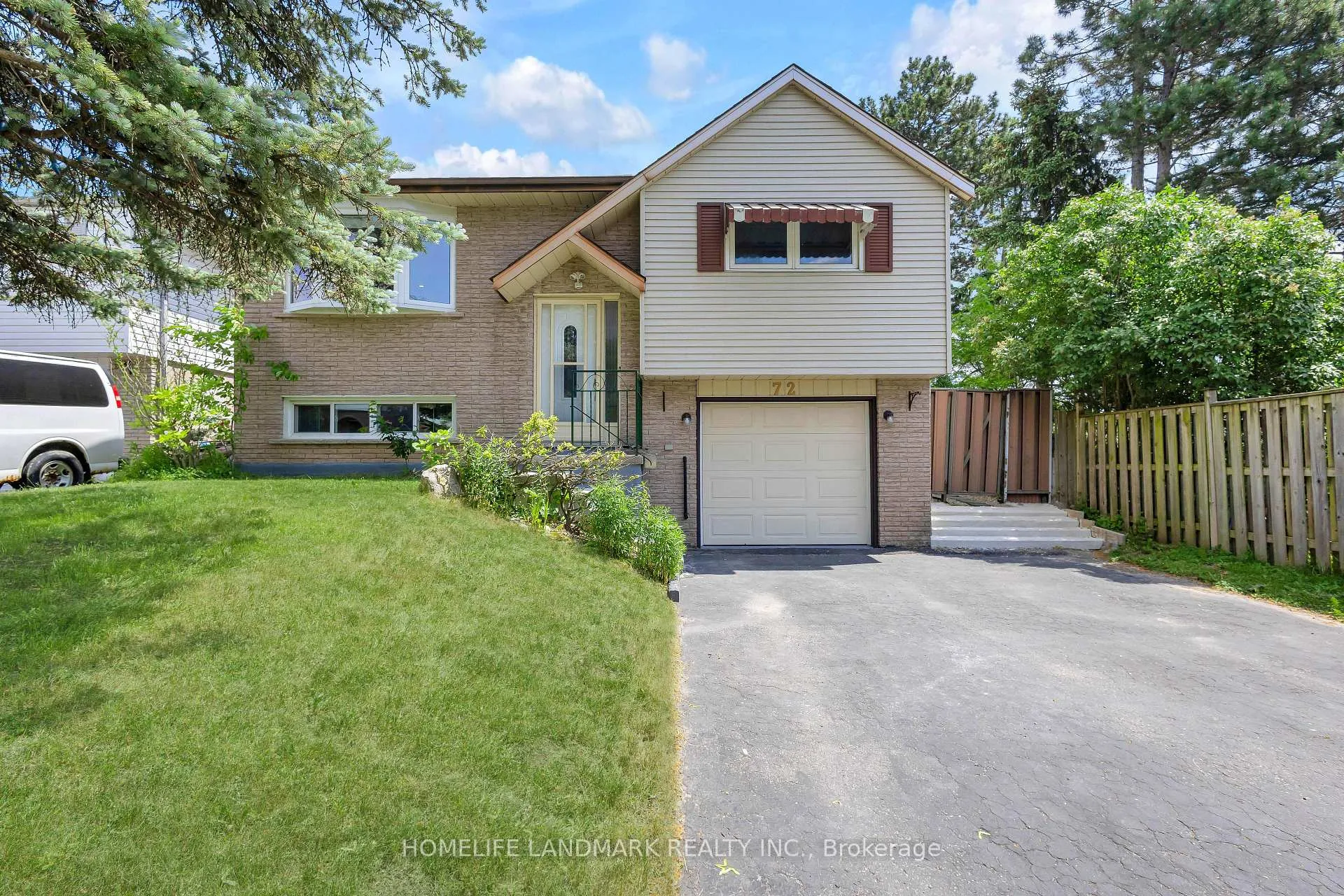 Photo 2 of 72 Pinemeadow Crescent, Waterloo, Westvale — HOMEH