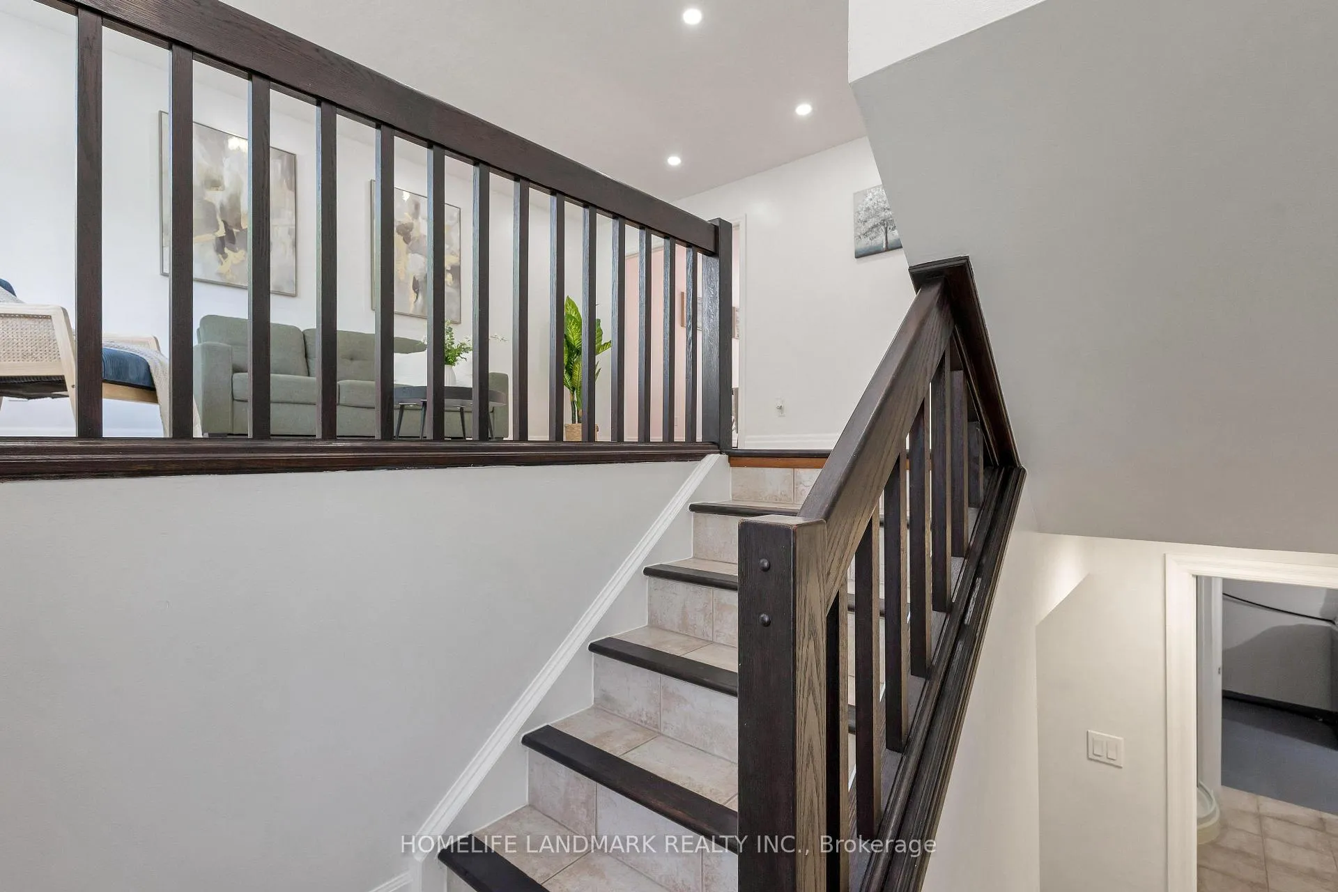 Photo 4 of 72 Pinemeadow Crescent, Waterloo, Westvale — HOMEH