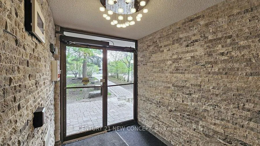 Photo 9 of Unit 101, 7451 Yonge Street, Markham, Thornhill — HOMEH