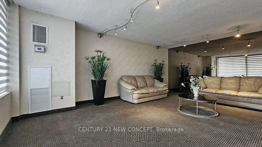 Photo 10 of Unit 101, 7451 Yonge Street, Markham, Thornhill — HOMEH