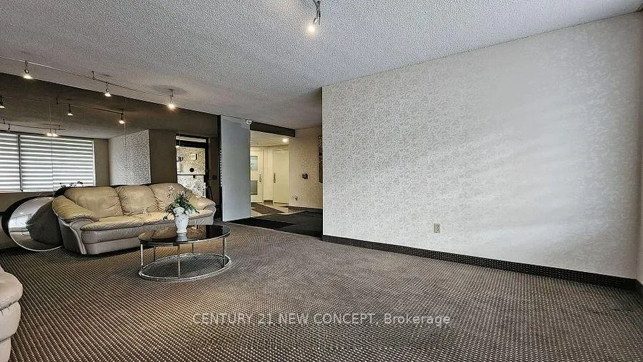 Photo 11 of Unit 101, 7451 Yonge Street, Markham, Thornhill — HOMEH