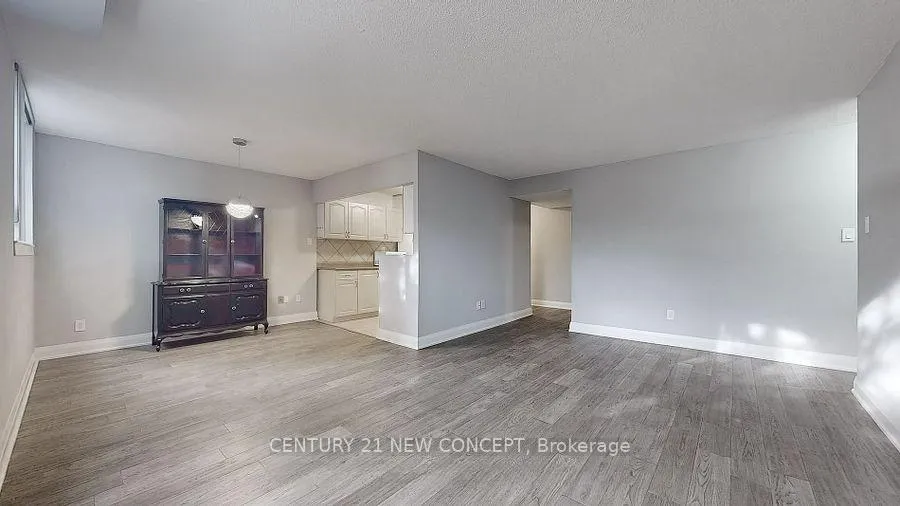 Photo 16 of Unit 101, 7451 Yonge Street, Markham, Thornhill — HOMEH