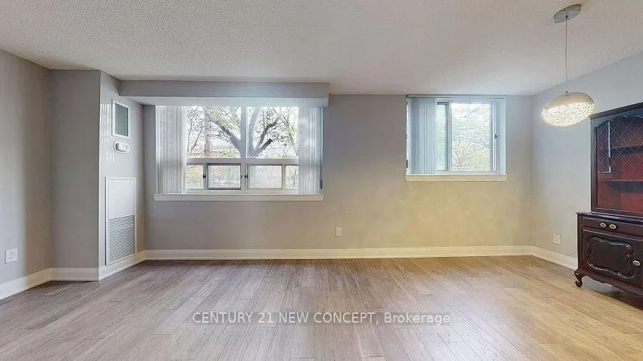 Photo 19 of Unit 101, 7451 Yonge Street, Markham, Thornhill — HOMEH